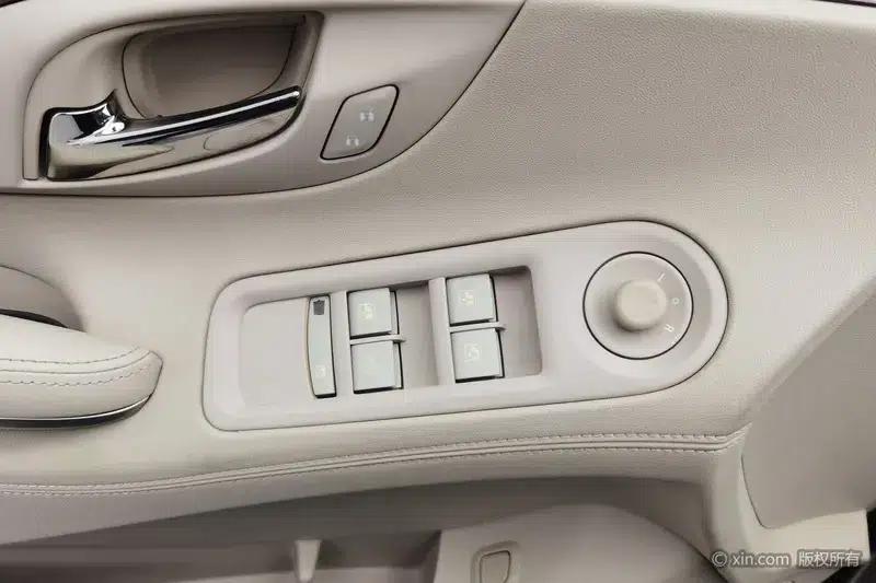 Buick LaCrosse 2013 2.4L SIDI Leading Comfort Edition — миниатюра 23