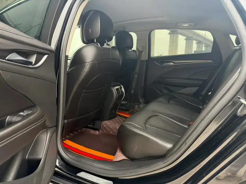 Buick LaCrosse 2018 20T Elite — миниатюра 9