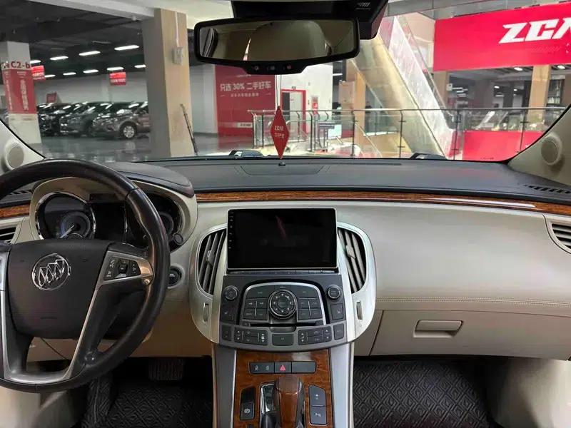Buick LaCrosse 2012 2.4L SIDI Luxury Edition — миниатюра 26