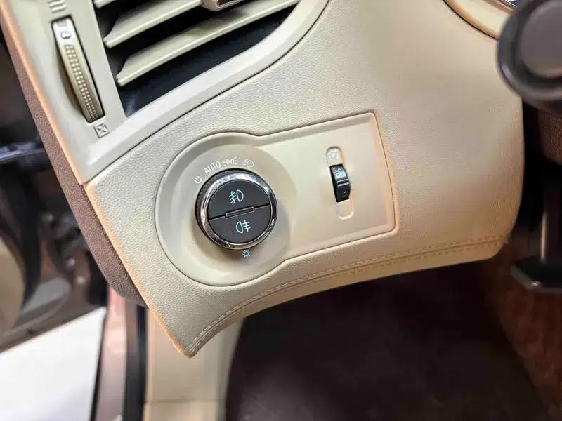 Buick LaCrosse 2012 2.4L SIDI Luxury Edition — миниатюра 30