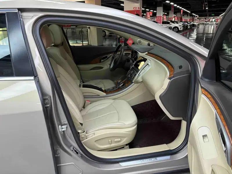 Buick LaCrosse 2012 2.4L SIDI Luxury Edition — миниатюра 32