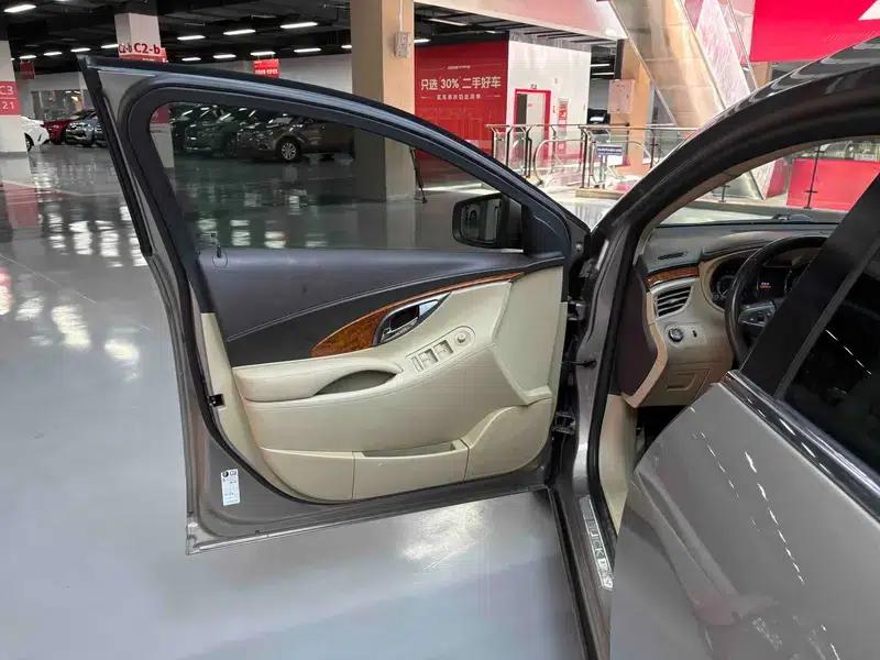 Buick LaCrosse 2012 2.4L SIDI Luxury Edition — миниатюра 36