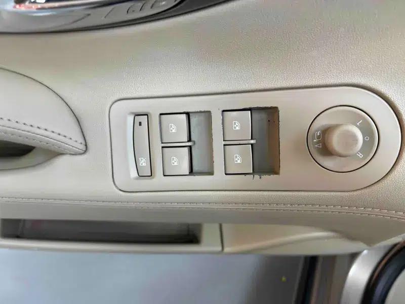 Buick LaCrosse 2012 2.4L SIDI Luxury Edition — миниатюра 37