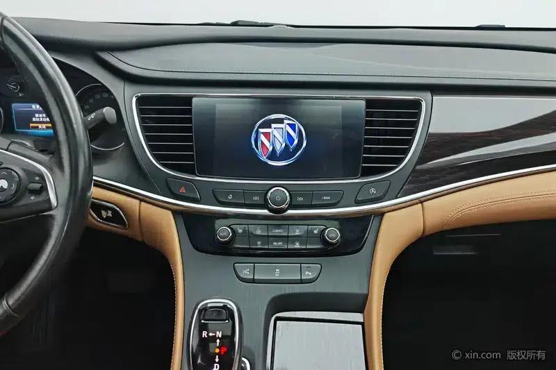 Buick LaCrosse 2018 28T Elite — миниатюра 12