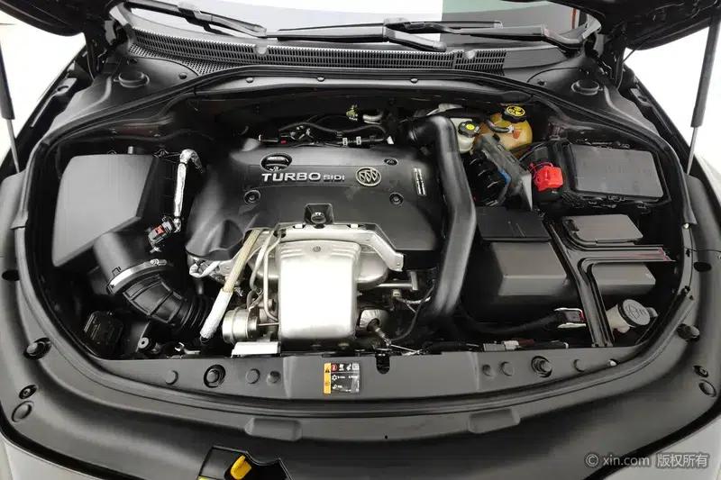 Buick LaCrosse 2018 28T Elite — миниатюра 5