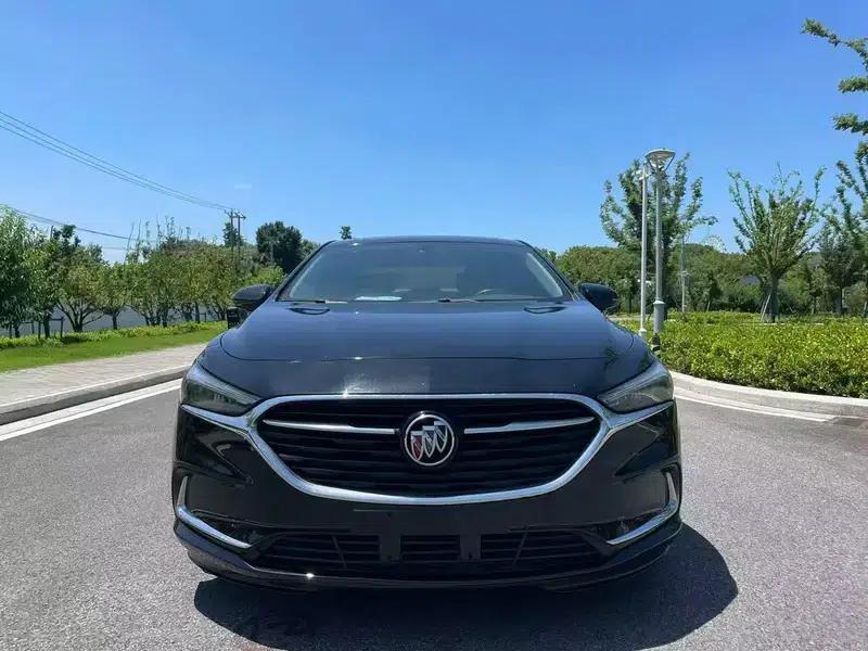 Buick LaCrosse 2019 28T Luxury Edition — миниатюра 2