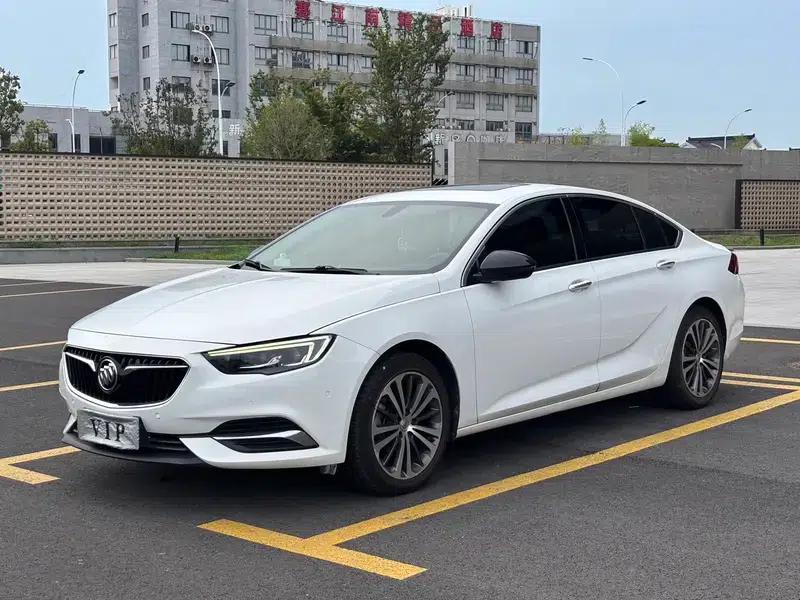 Buick Regal 2017 28T Premium Edition — миниатюра 1