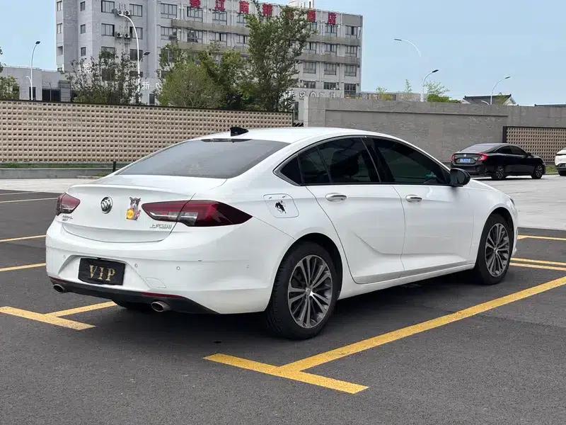 Buick Regal 2017 28T Premium Edition — миниатюра 6