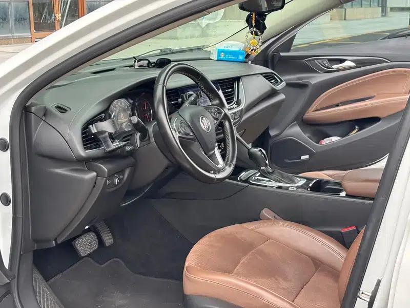 Buick Regal 2017 28T Premium Edition — миниатюра 8