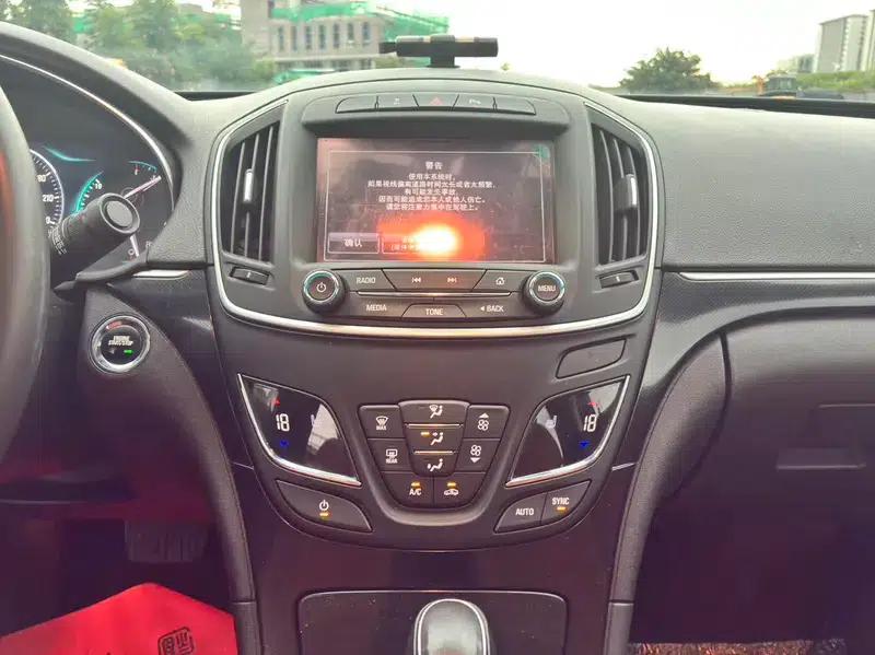 Buick Regal 2015 1.6T Elite Technology Edition — миниатюра 10