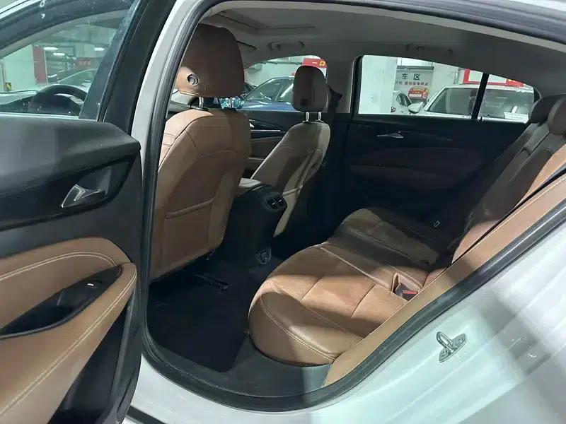 Buick Regal 2017 20T Elite — миниатюра 12