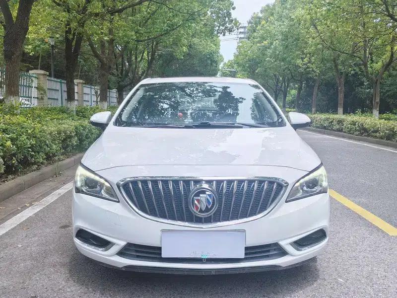 Buick Verano 2017 Sedan 15S Automatic Entry-Level — миниатюра 2