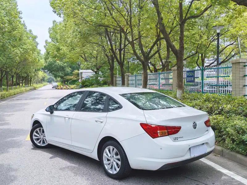 Buick Verano 2017 Sedan 15S Automatic Entry-Level — миниатюра 5