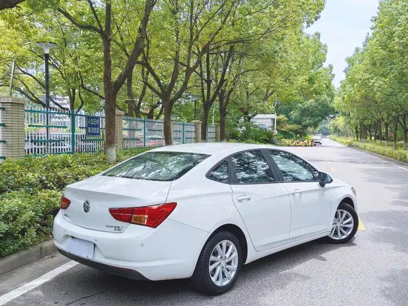 Buick Verano 2017 Sedan 15S Automatic Entry-Level — миниатюра 7