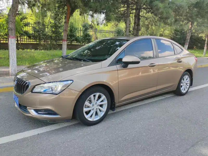 Buick Verano 2017 Sedan 15S Automatic Entry-Level — миниатюра 1