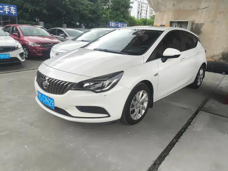 Buick Verano 2016 Hatchback 15S Automatic Leading Edition — миниатюра 1