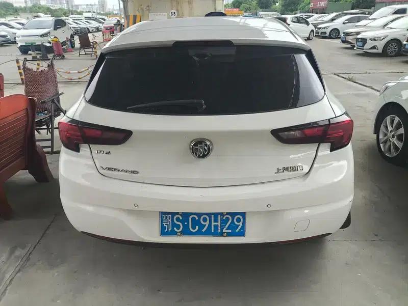 Buick Verano 2016 Hatchback 15S Automatic Leading Edition — миниатюра 3