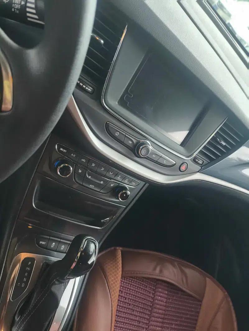 Buick Verano 2016 Hatchback 15S Automatic Leading Edition — миниатюра 4