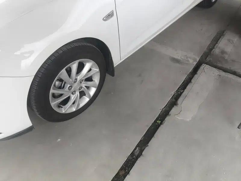 Buick Verano 2016 Hatchback 15S Automatic Leading Edition — миниатюра 5