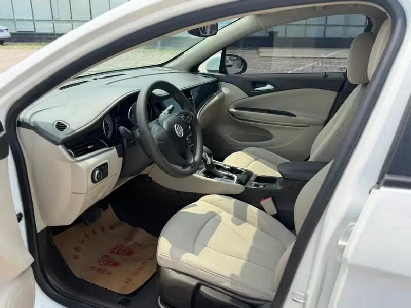 Buick Verano 2017 Sedan 15S Automatic Entry-Level — миниатюра 11