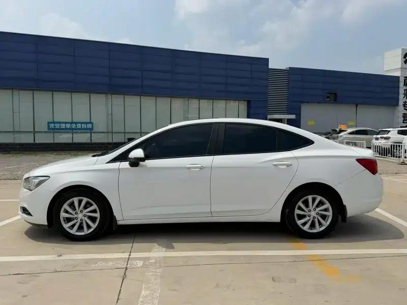 Buick Verano 2017 Sedan 15S Automatic Entry-Level — миниатюра 4