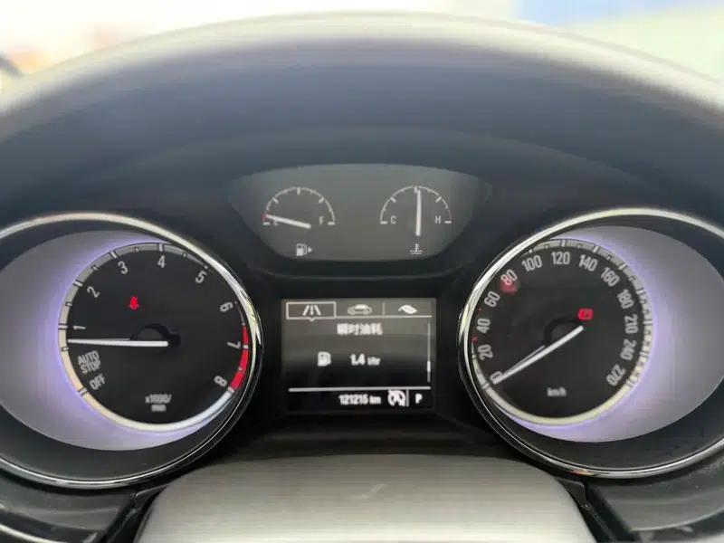 Buick Verano 2017 Sedan 15S Automatic Entry-Level — миниатюра 10