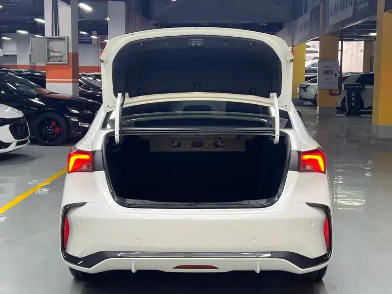 2023 Buick Verano Pro GS Hunter Edition — миниатюра 30